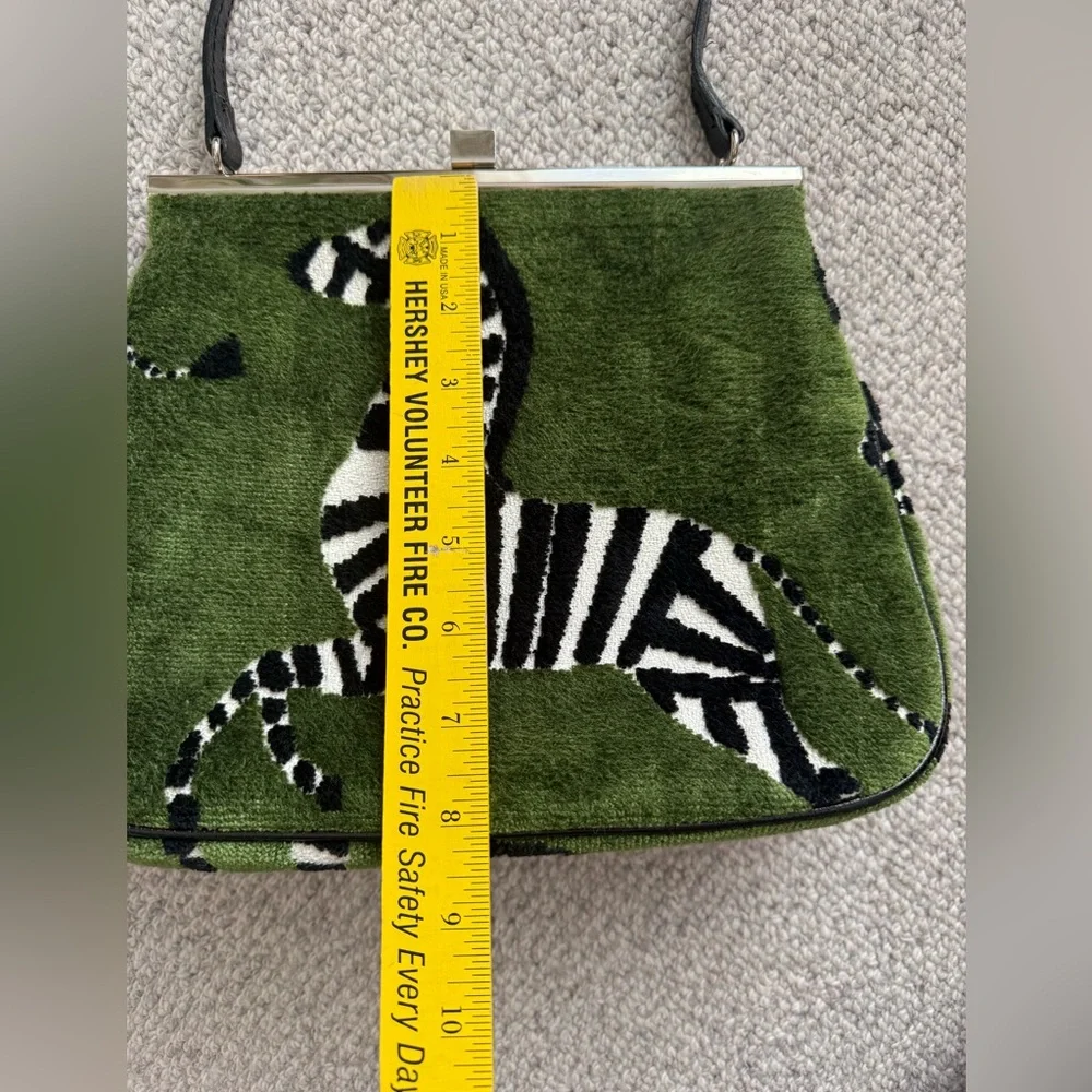 Stunning Green Zebra Chenille Top-Handle Women’s Bag NWT - Picture 6 of 10
